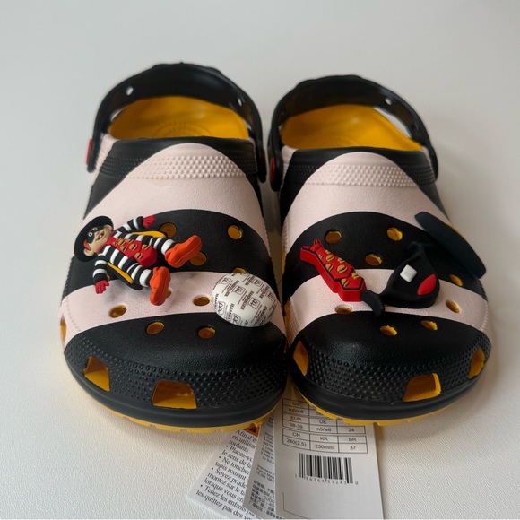 NWT McDonalds x Crocs Hamburglar Clog Sandals M6 / W8 - Picture 5 of 10